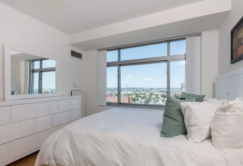 Global Luxury Suites At Kendall West