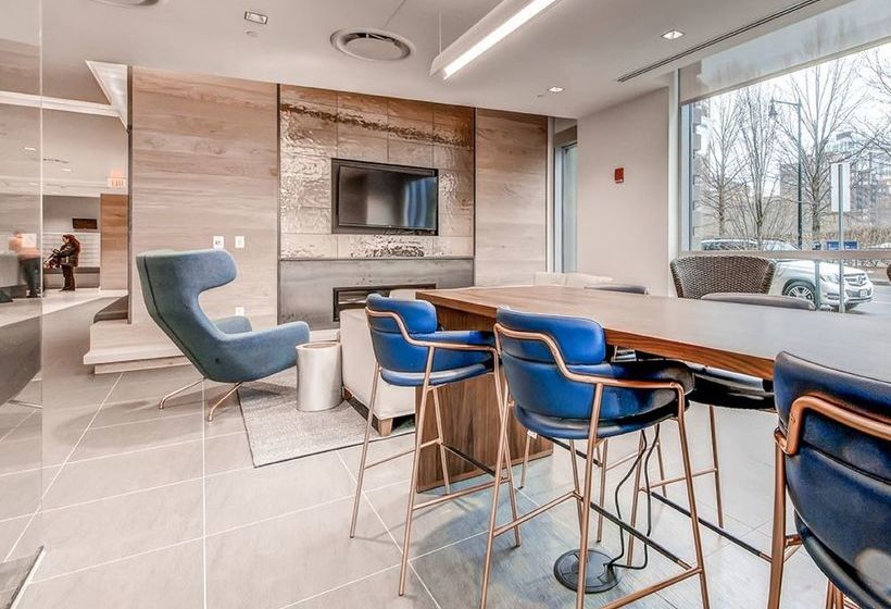 Global Luxury Suites At Kendall West