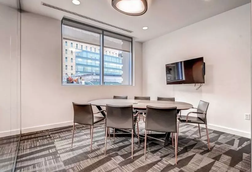 Global Luxury Suites At Kendall West