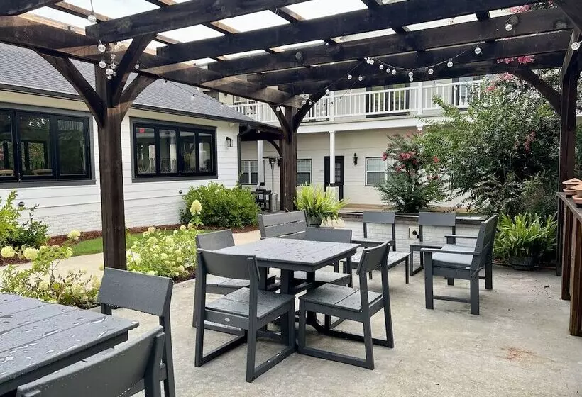 27 On Park Boutique Hotel & Venue