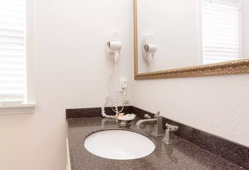 27 On Park Boutique Hotel & Venue