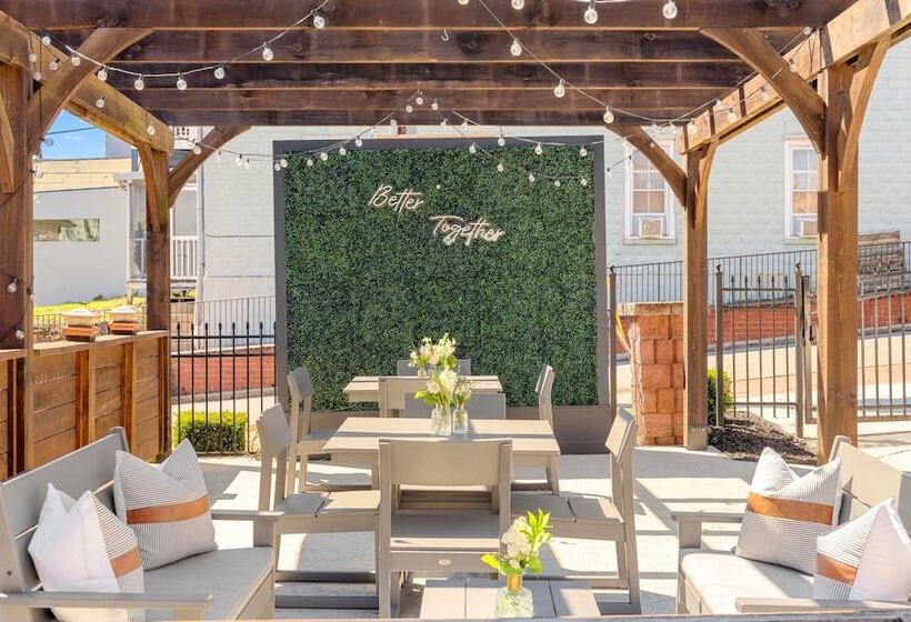 27 On Park Boutique Hotel & Venue