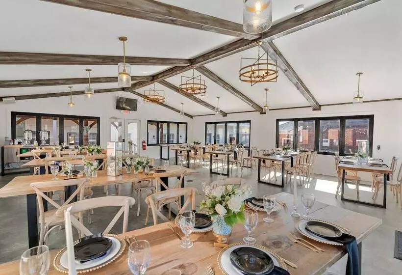 27 On Park Boutique Hotel & Venue