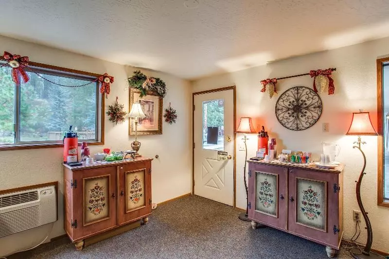 هتل Alpine Rivers Inn