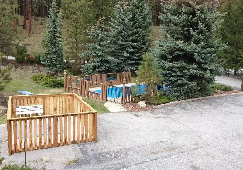 هتل Alpine Rivers Inn