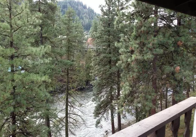 هتل Alpine Rivers Inn