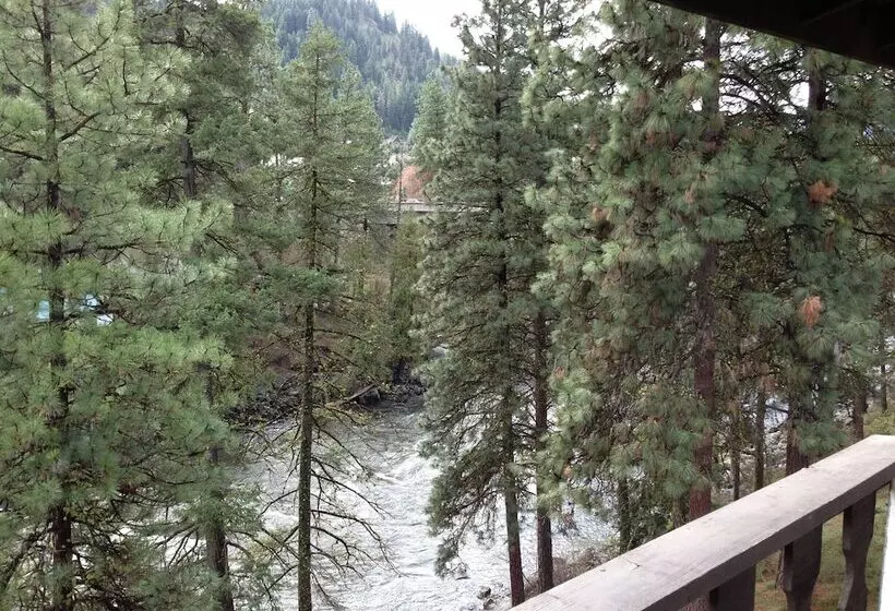 هتل Alpine Rivers Inn