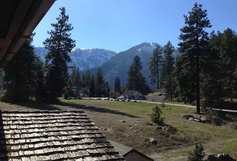 هتل Alpine Rivers Inn