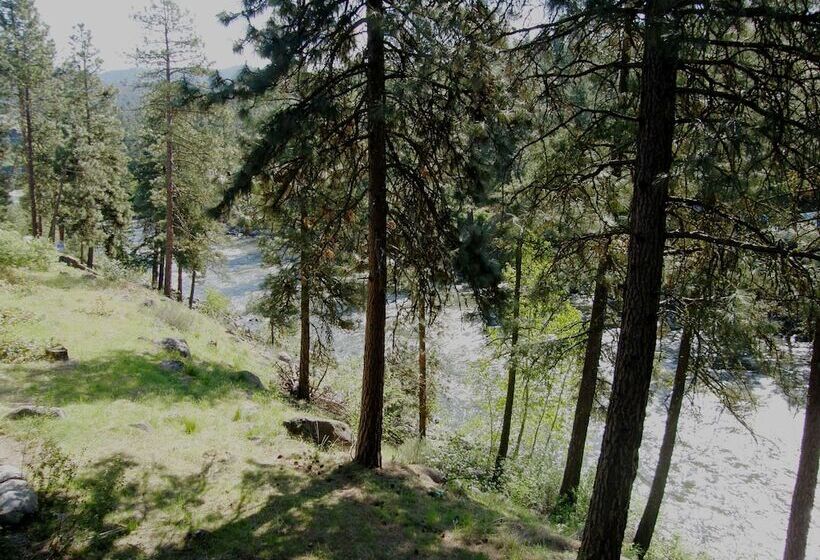 فندق Alpine Rivers Inn