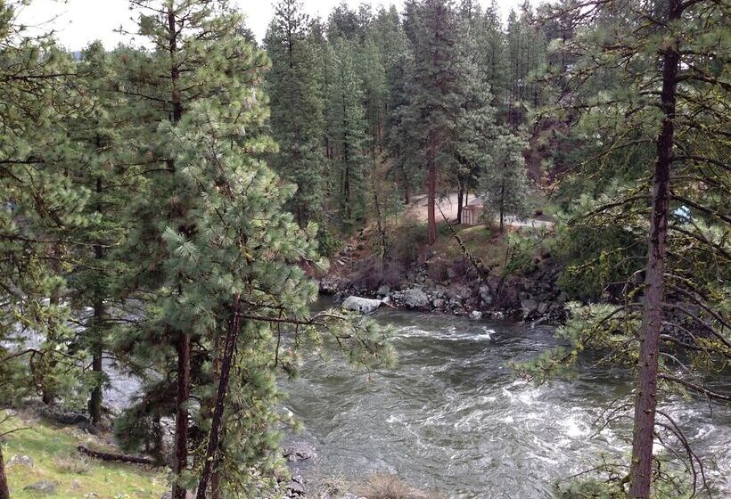 فندق Alpine Rivers Inn