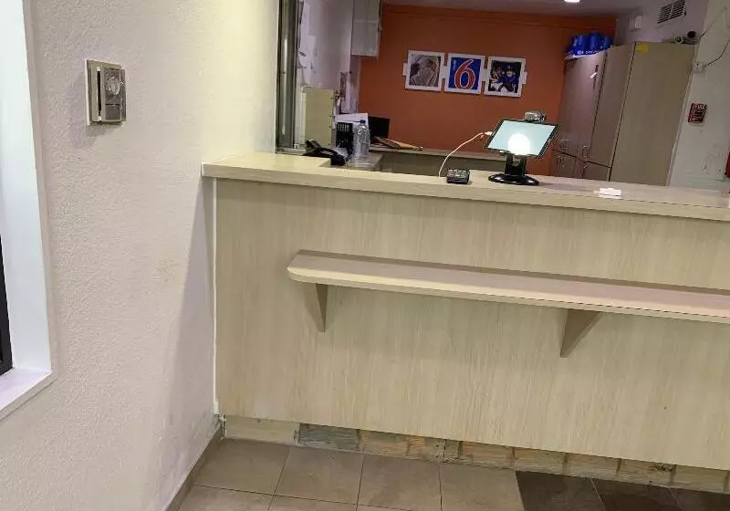 בית מלון כפרי Americas Best Value Inn Dayton