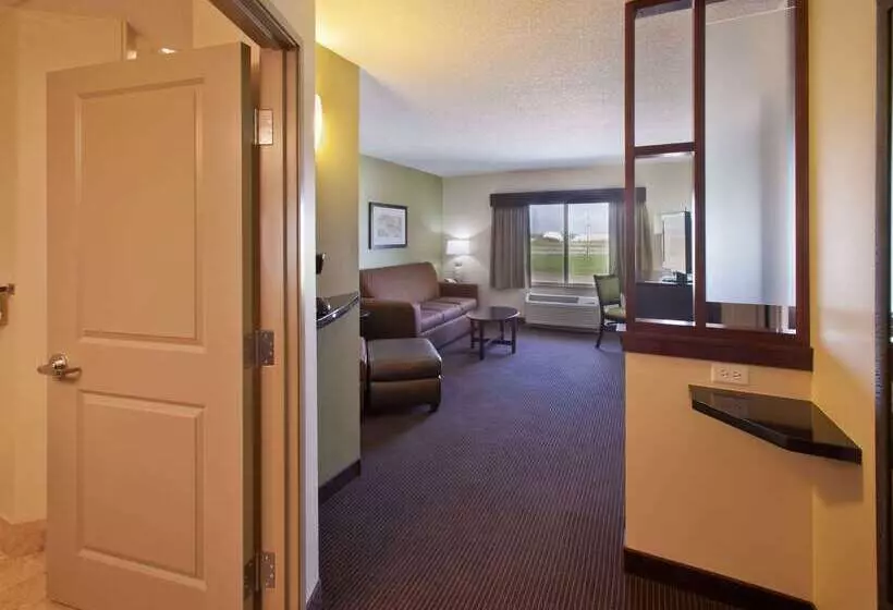 Отель Americinn By Wyndham Fairfield