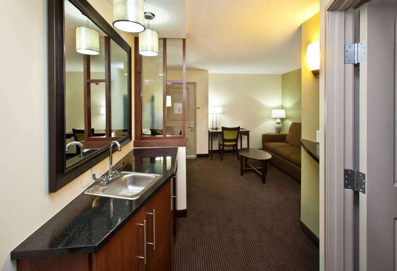 Отель Americinn By Wyndham Fairfield