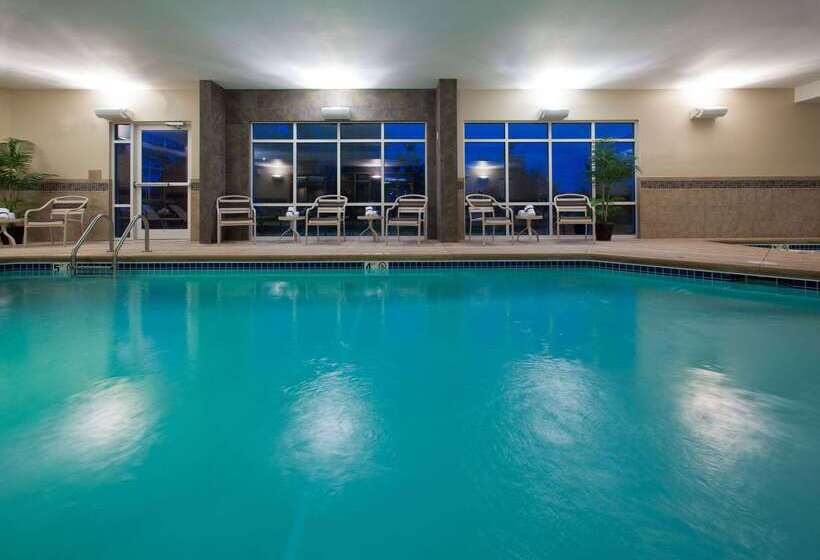 Отель Americinn By Wyndham Fairfield