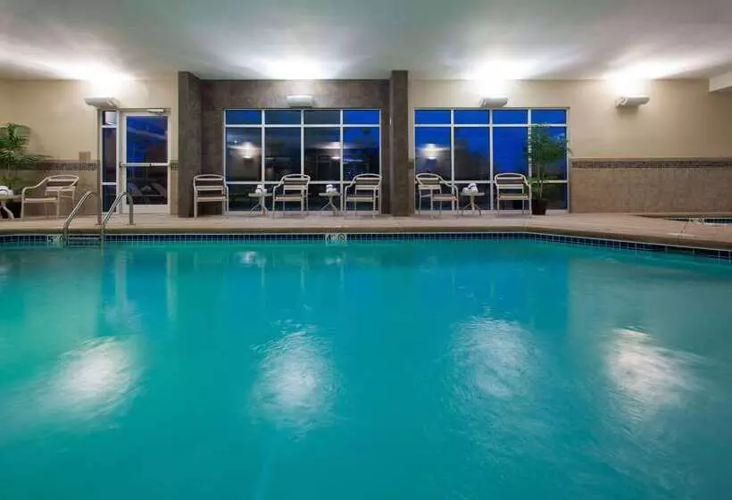 Отель Americinn By Wyndham Fairfield