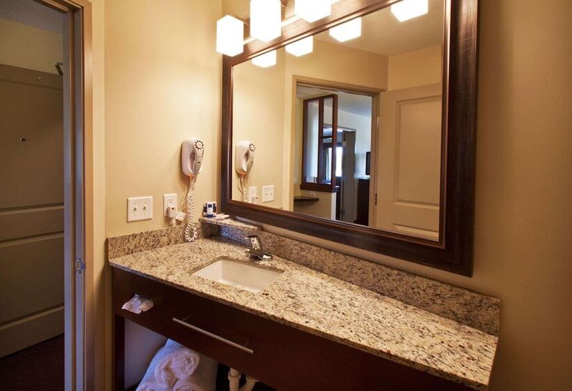 Отель Americinn By Wyndham Fairfield