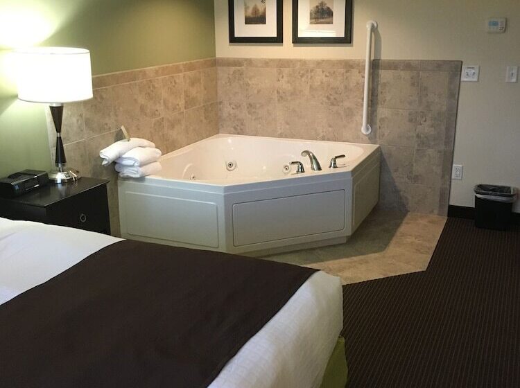 Отель Americinn By Wyndham Fairfield