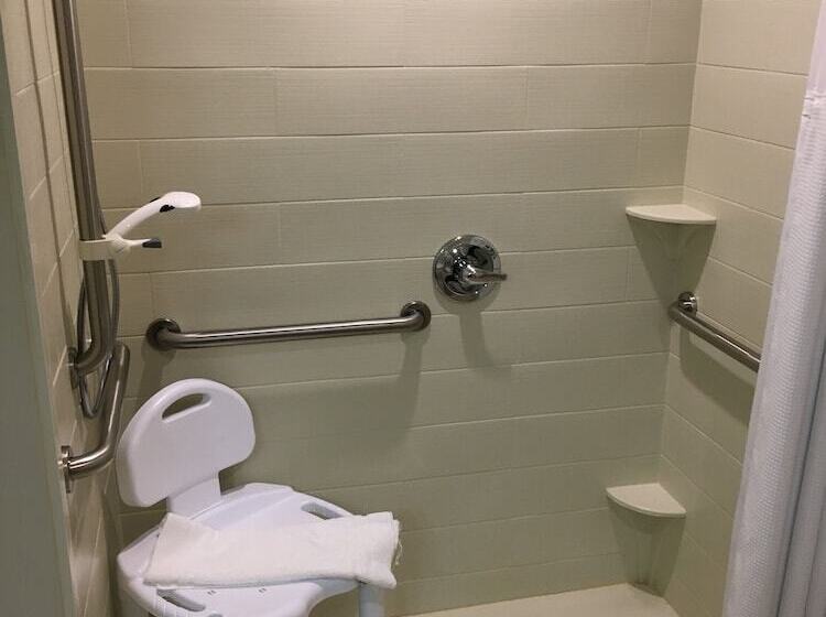 Отель Americinn By Wyndham Fairfield