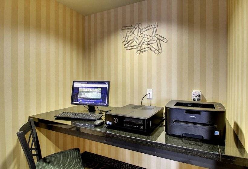 Cobblestone Hotel Wayne