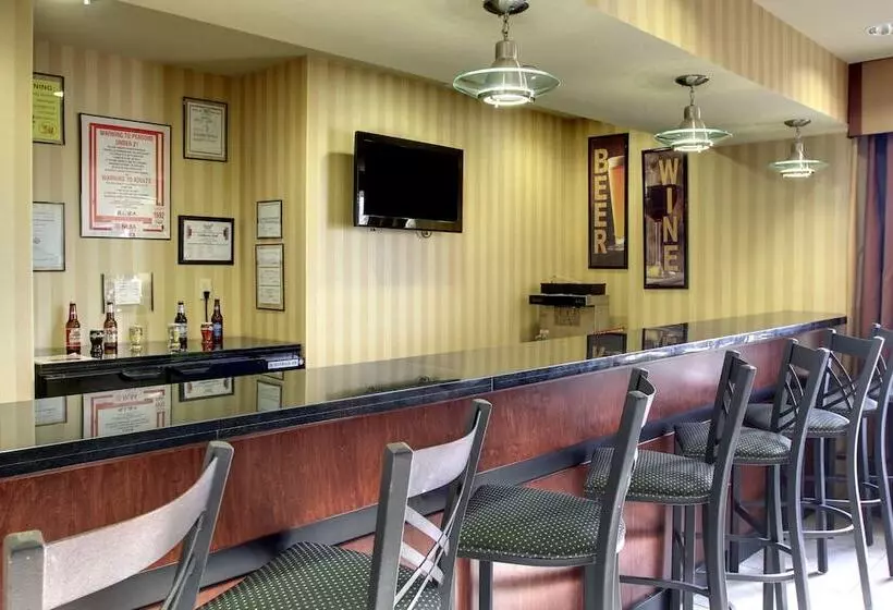 Cobblestone Hotel   Wayne