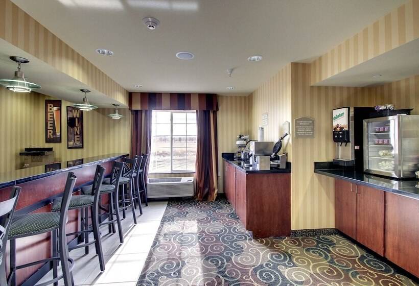 Cobblestone Hotel Wayne