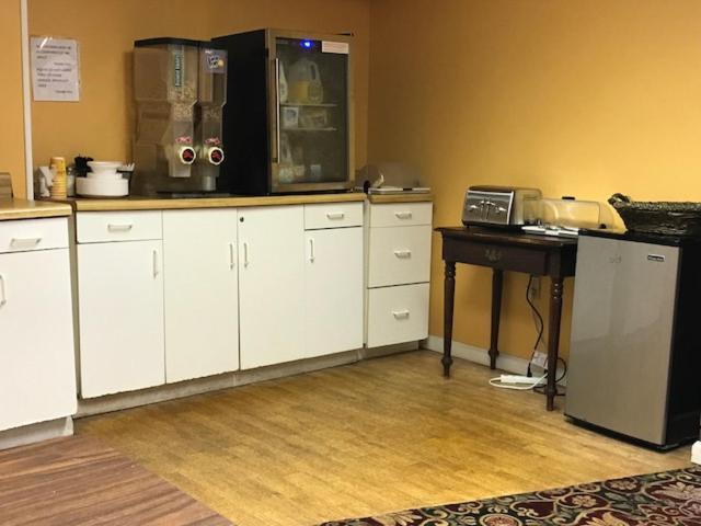 בית מלון כפרי College Inn Spartanburg