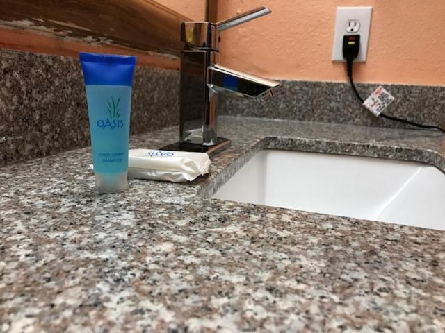 בית מלון כפרי College Inn Spartanburg