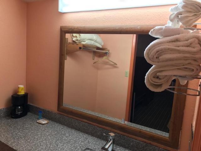 בית מלון כפרי College Inn Spartanburg