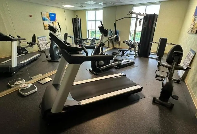 ホテル Comfort Inn & Suites Lexington Park Near Pax River