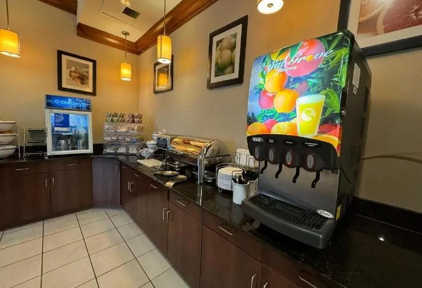 ホテル Comfort Inn & Suites Lexington Park Near Pax River