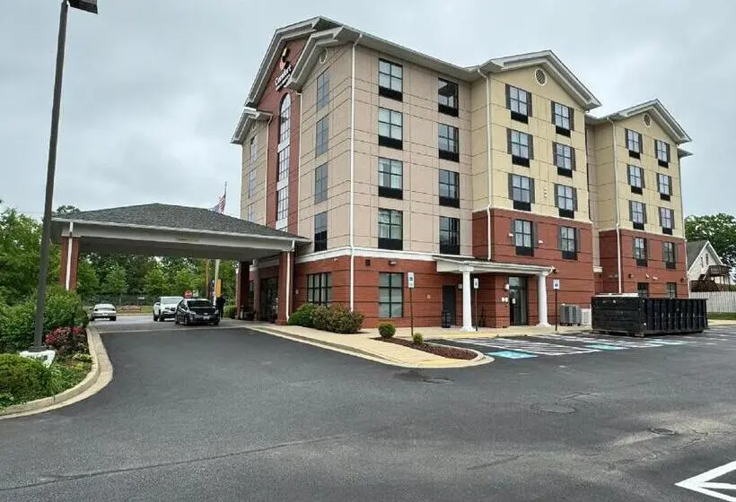 ホテル Comfort Inn & Suites Lexington Park Near Pax River