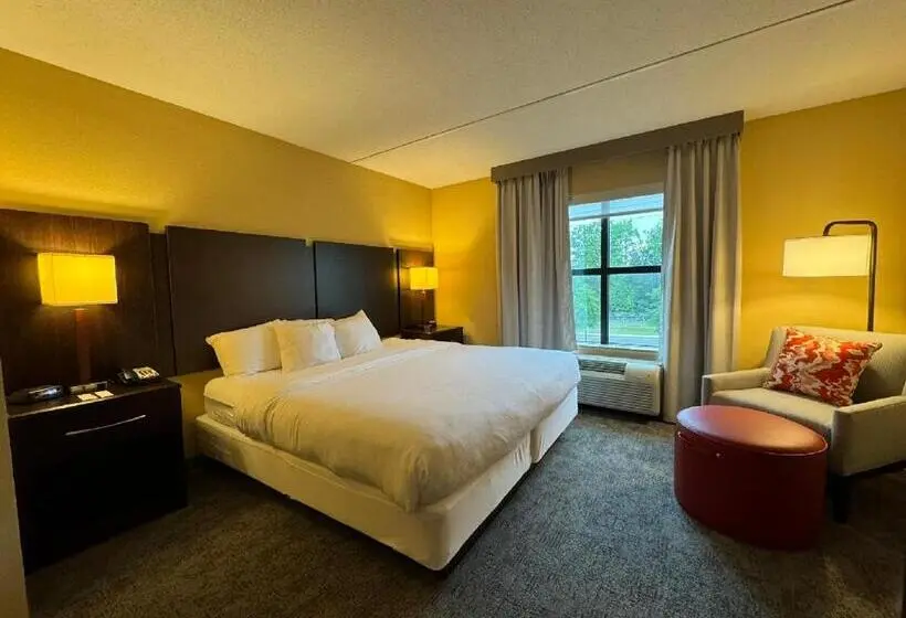 ホテル Comfort Inn & Suites Lexington Park Near Pax River