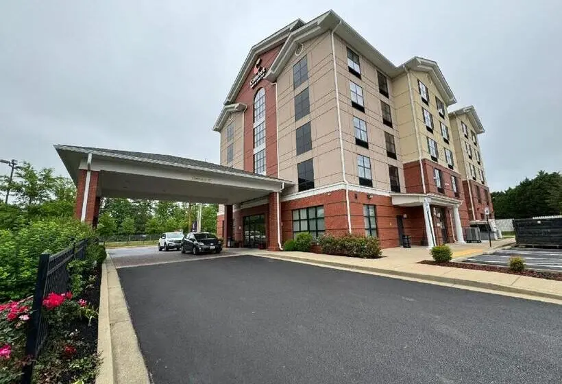 ホテル Comfort Inn & Suites Lexington Park Near Pax River
