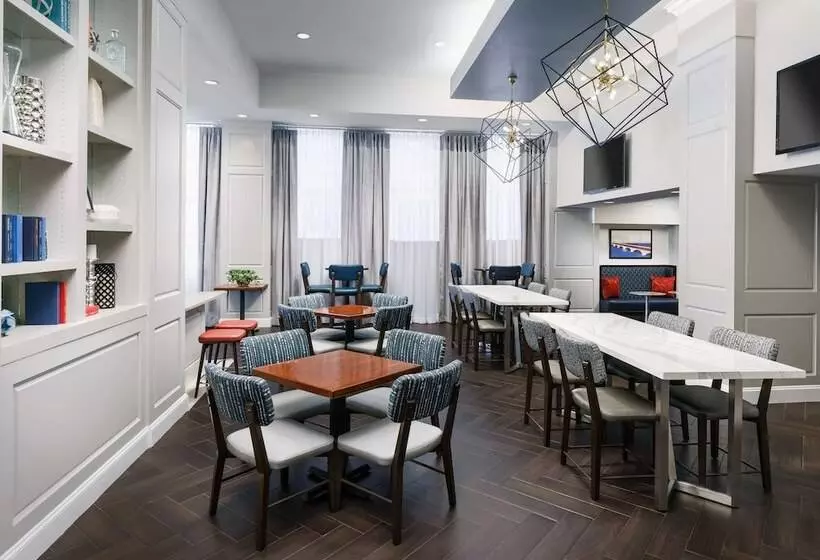 Отель Hampton Inn Washington, D.c./white House