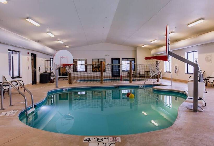 Отель Holiday Inn Express & Suites Sidney, An Ihg