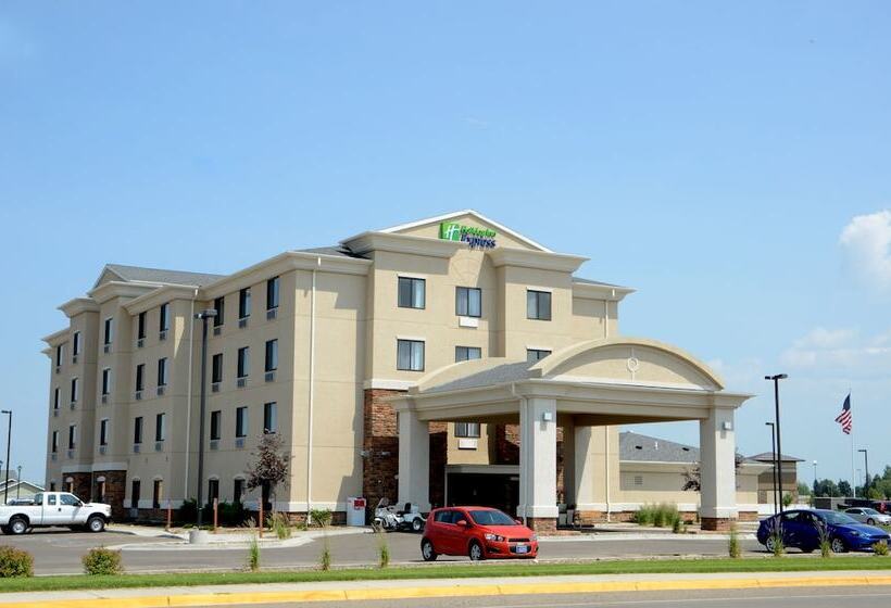 Отель Holiday Inn Express & Suites Sidney, An Ihg