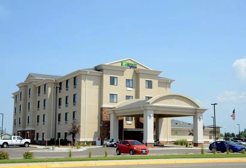 هتل Holiday Inn Express & Suites Sidney, An Ihg
