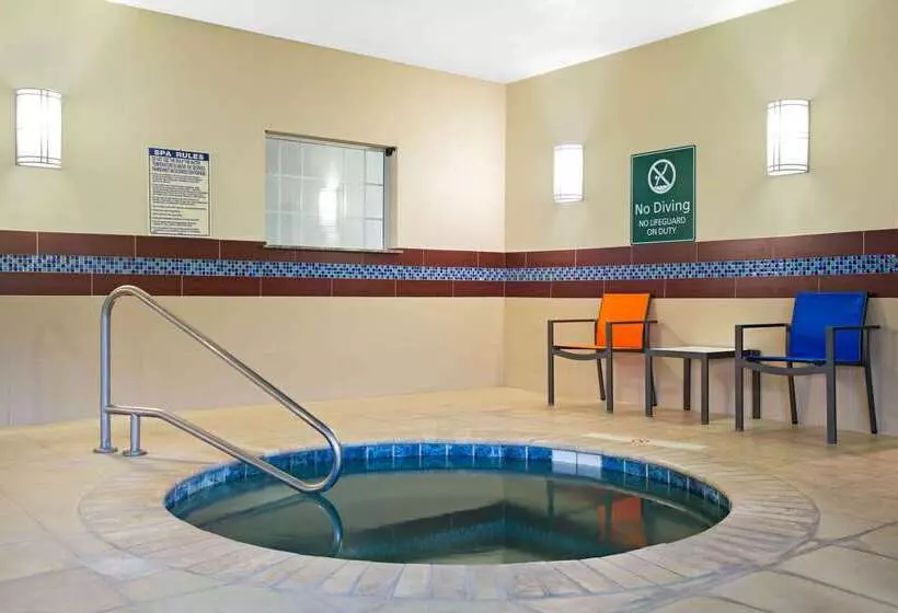 酒店 La Quinta By Wyndham Pearsall