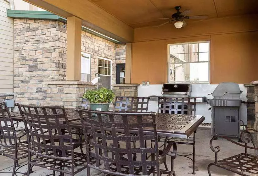 هتل Mainstay Suites Williston