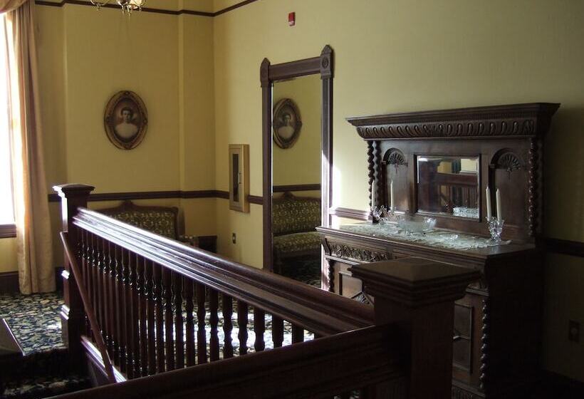 فندق Martin & Mason