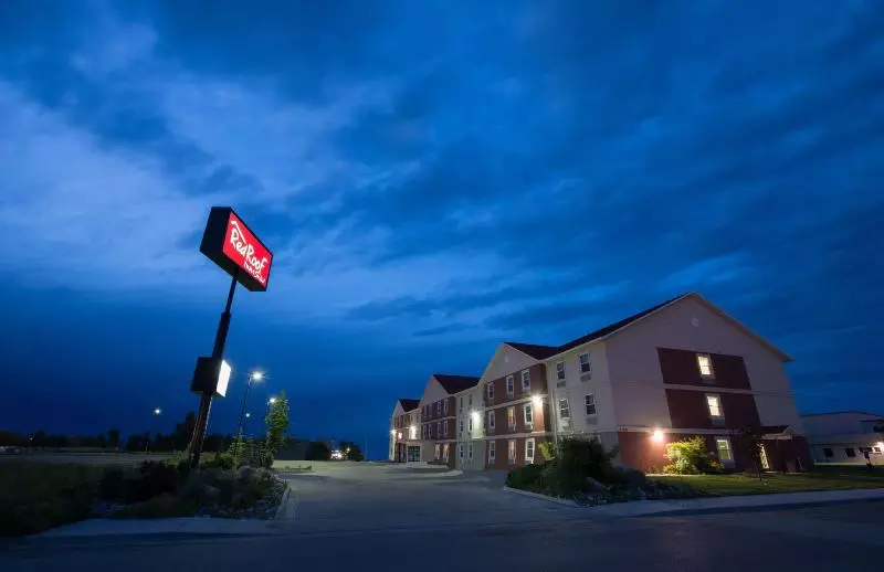 فندق Red Roof Inn & Suites Dickinson