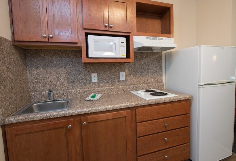 בית מלון כפרי Red Roof Inn & Suites Dickinson