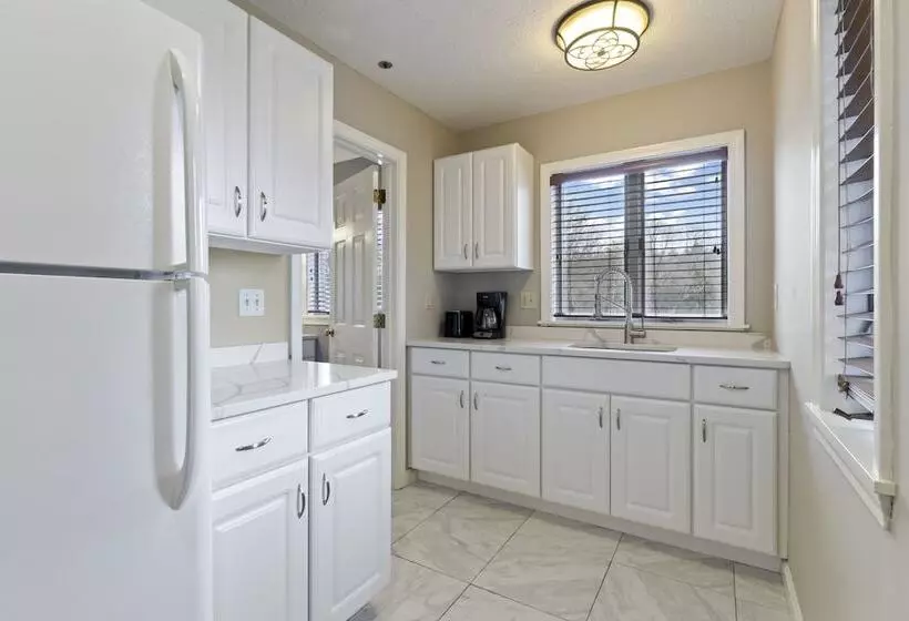 ホテル Sea Rose Suites