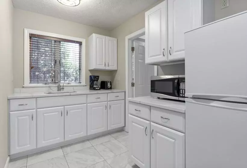 ホテル Sea Rose Suites