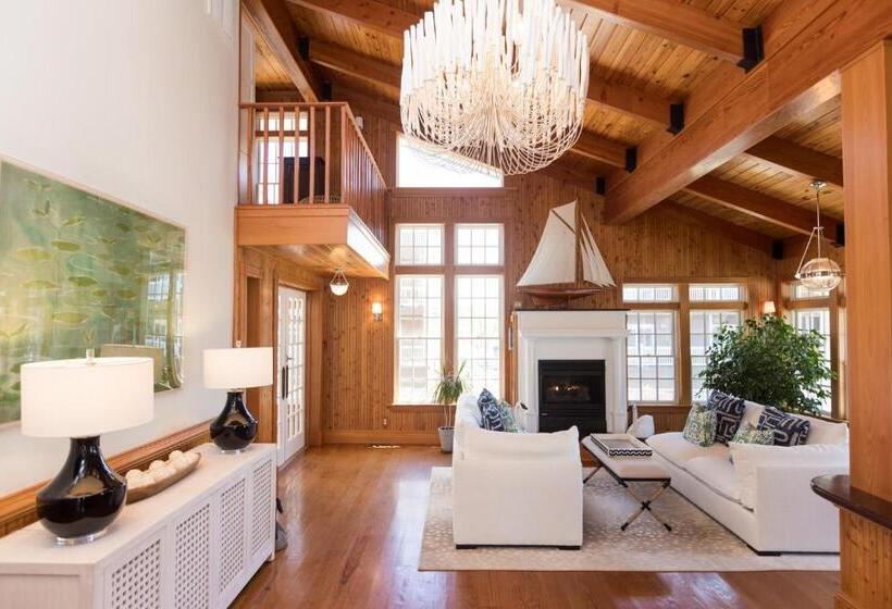 酒店 The Burrus House Inn Waterfront Suites