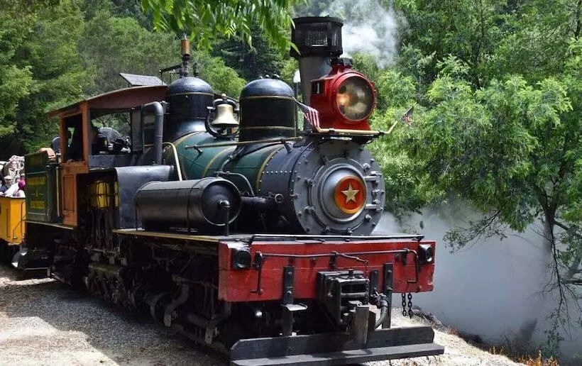 ホテル The Historic Brookdale Lodge, Santa Cruz Mountains