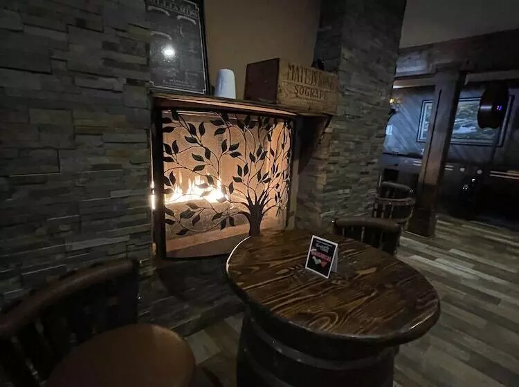 ホテル The Historic Brookdale Lodge, Santa Cruz Mountains