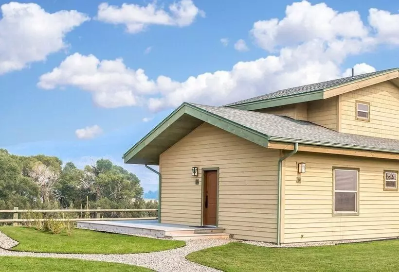 Yellowstone Valley Lodge, Ascend Hotel Collection