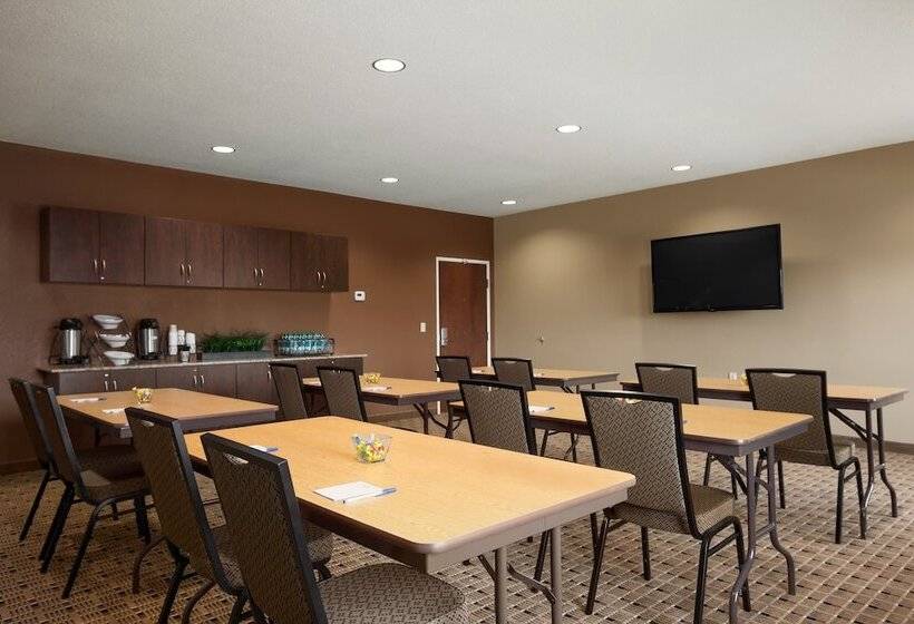 Microtel Inn & Suites By Wyndham Wheeling At The Highlands