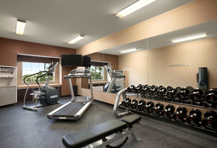 Microtel Inn & Suites By Wyndham Wheeling At The Highlands